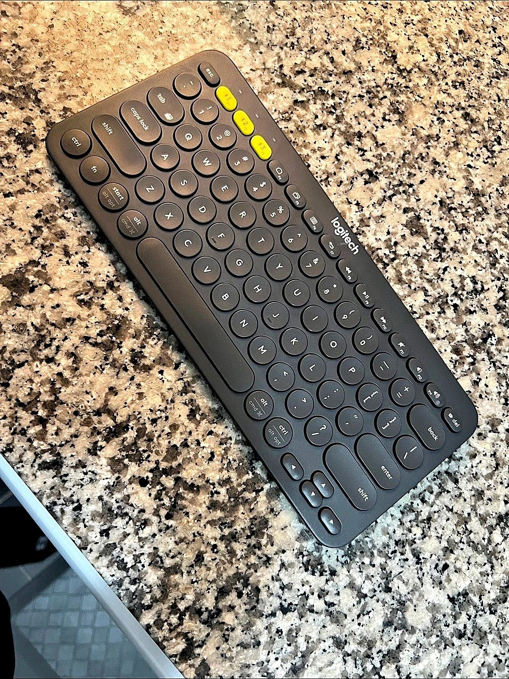 Logitech K380 Multi-Device Wireless Keyboard - Black (Scratch on underside)